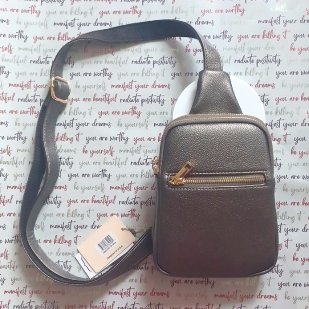 NWT Mellow World Crossbody/Shoulder Bag in Medium Gray